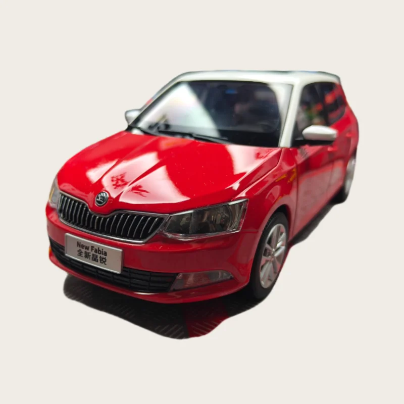 Diecast 1/18 Schaal Skoda Legering Model Auto Skoda FABIA Rood Speelvoertuigen Speelgoed voor Jongens Gift Originele Doos