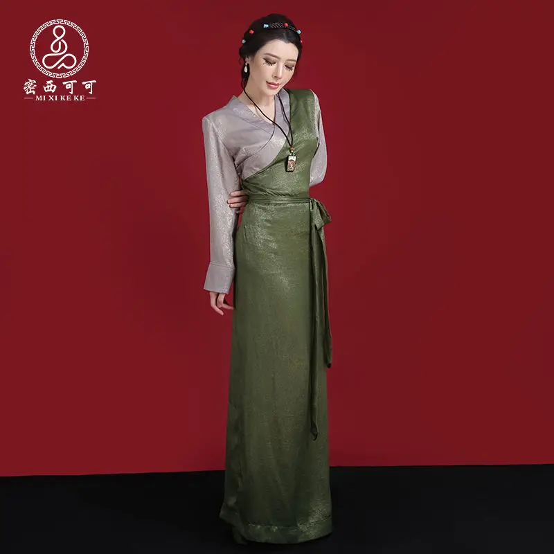 新しいチベット民族風スプライシング旅行写真撮影服、改良されたラサ服女性用