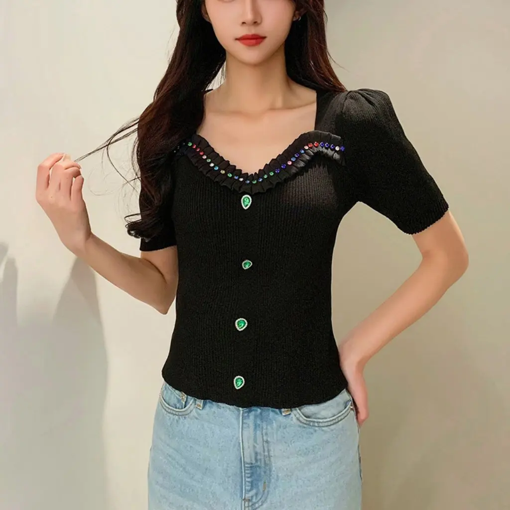 

-Inspired French Style Square Collar Beaded Knitted Sweater for Women Slim-fit Short-Sleeved Colored Diamond Top