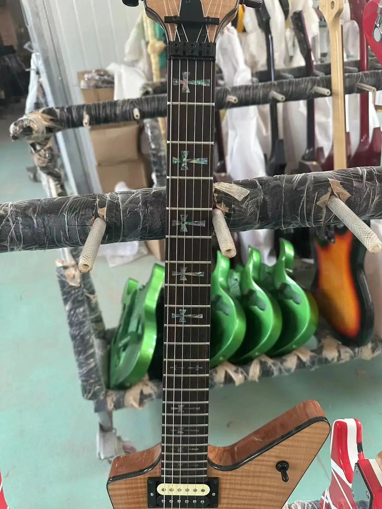 Dean Dimebag Darrell  Guitar Rose wood fingerboard, including shipping, available in stock