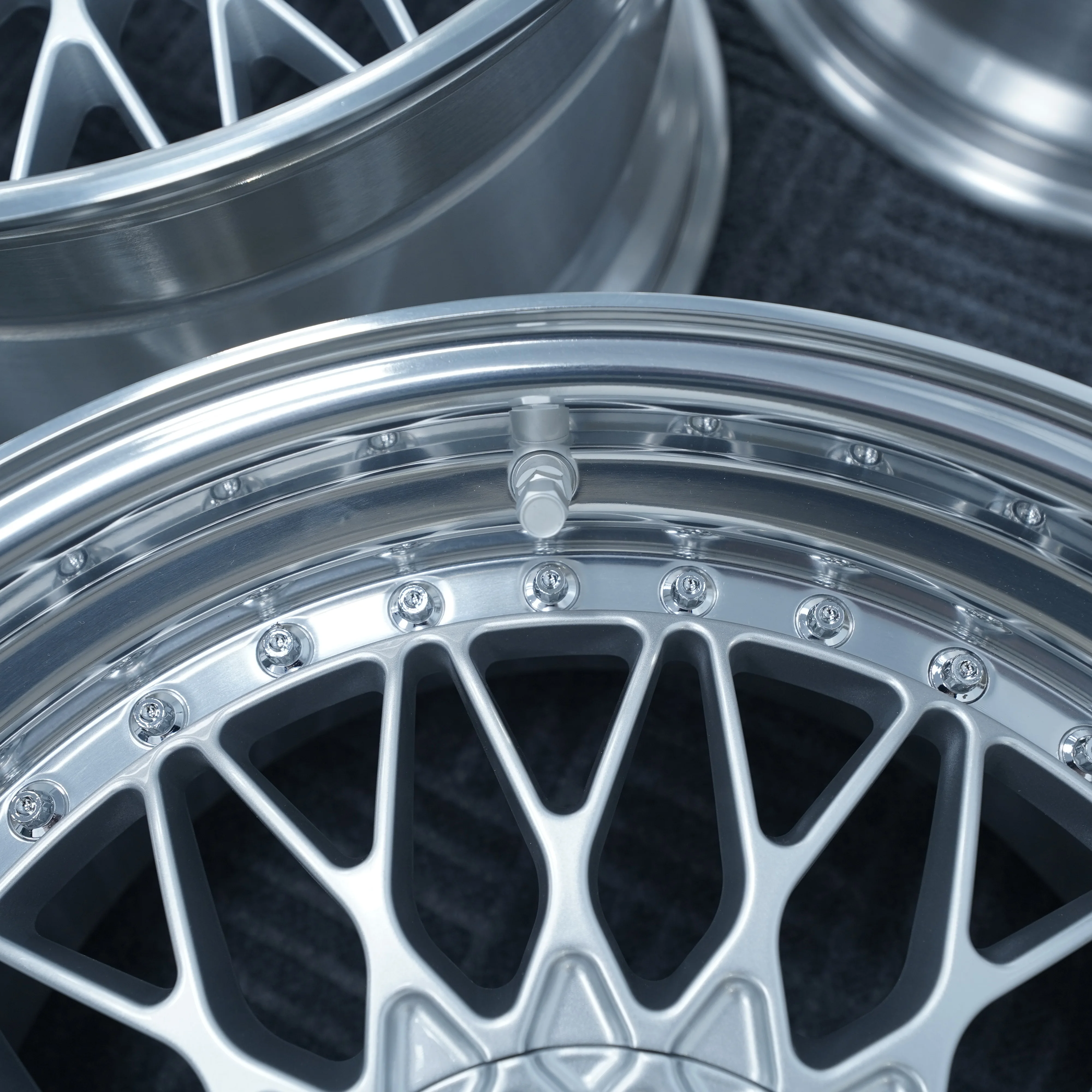 

Custom New Forged Aluminum Alloy Chrome Deep Concave OEM 5x112 5x114.3 5x120 18-22 Inch 3-Piece Wheels Mforged 3-Year Warranty