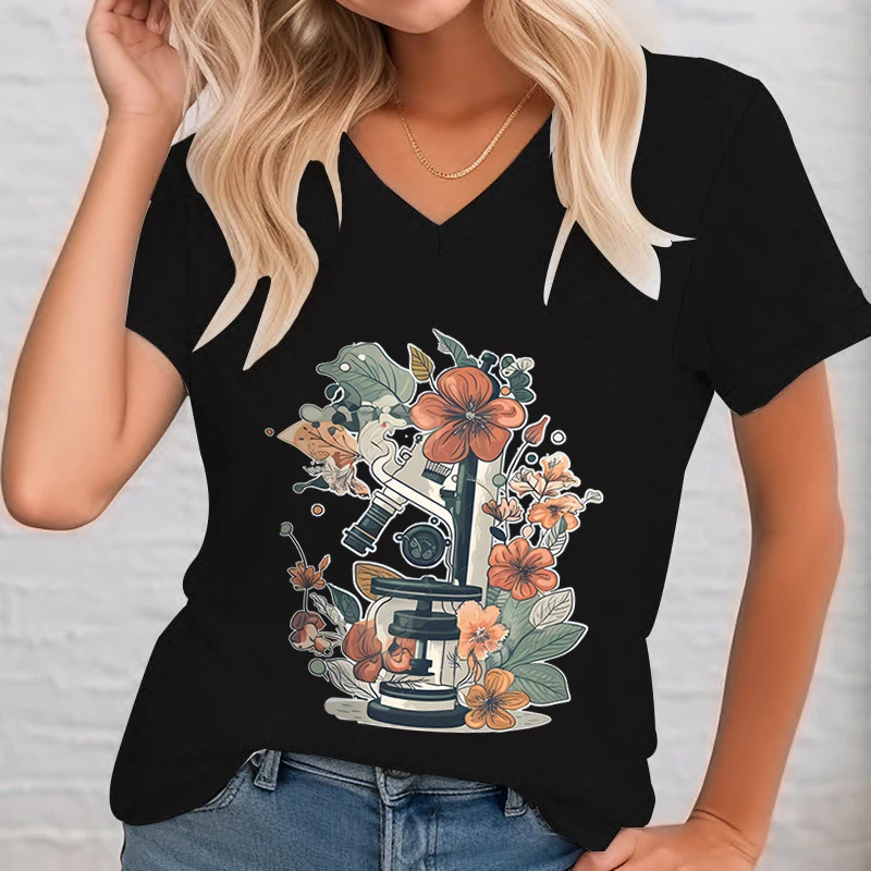 Vintage Microscope Flower Print Woman T-shirt Microbiology Scientist Tees Technically Retro Floral Laboratory Microscope T-shirt