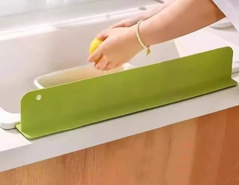 

Household kitchen sink water baffle wash basin silicone adsorption waterproof baffle new water baffle pool splash board