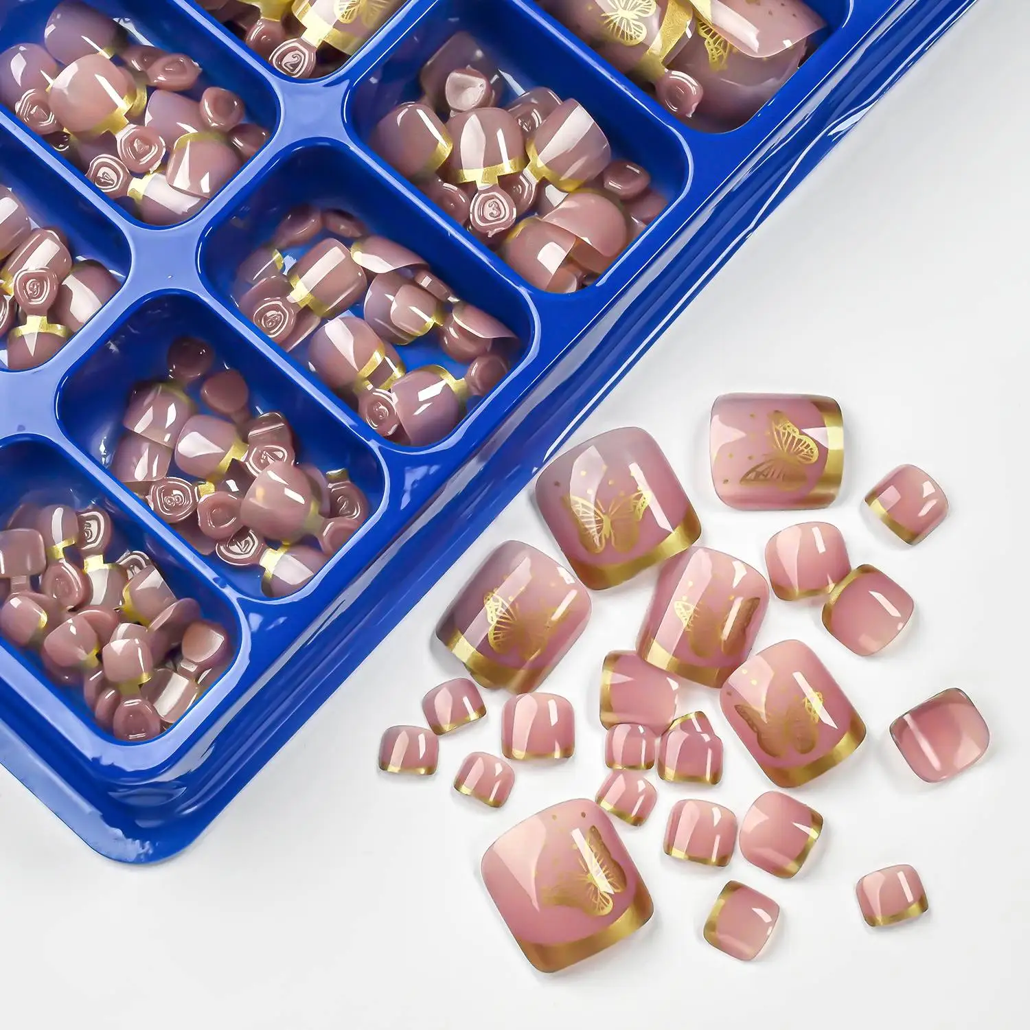 120 Stück Nude Pink French Tip Press-On Zehennägel mit goldenem Schmetterlingsdruck, kurze, quadratische künstliche Zehennägel, falsche Fingernägel für den Sommer.