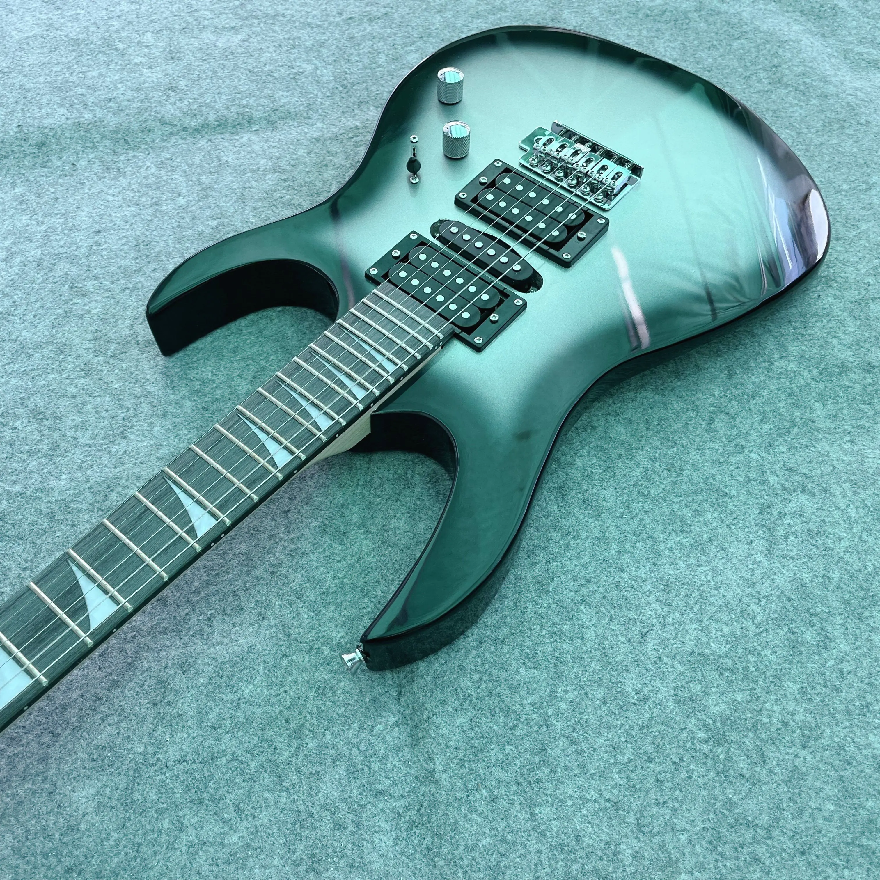 Thumbnail 4 - #8 Best Acoustic Guitars to Buy In 2026