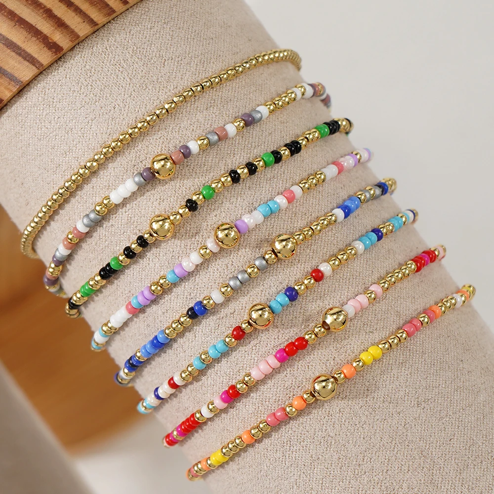 مجموعة أساور مطرزة ملونة قابلة للتكديس 8PS - طلب ألوان عشوائي، عناصر ذهبية مناسبة للنساء لارتدائها في عيد الهالوين