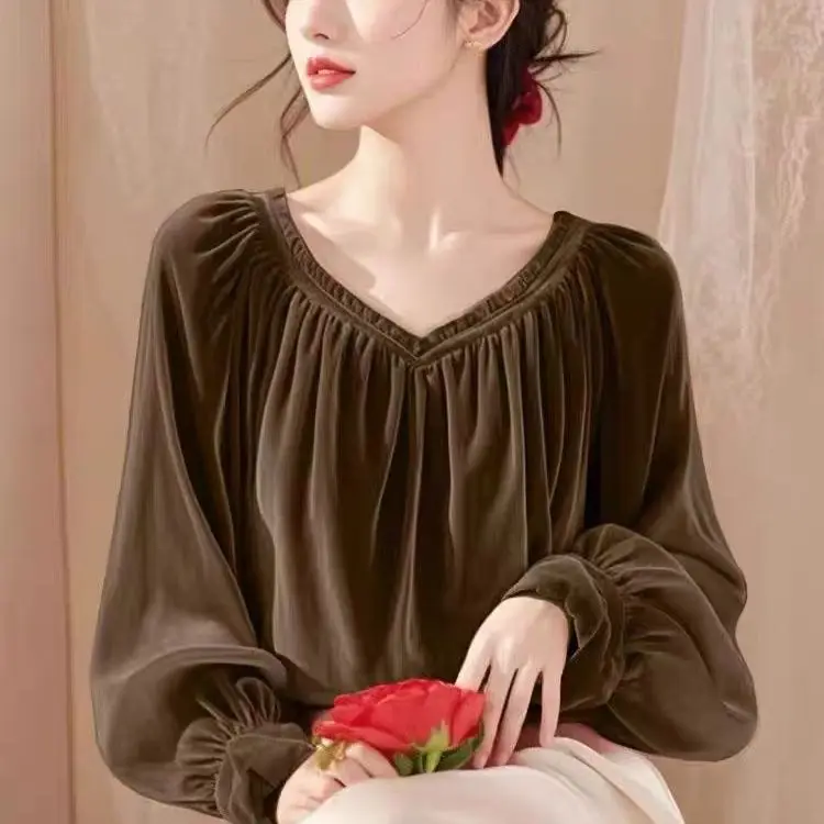 Unique Beautiful Top Beautiful Light Luxurious Age-reducing Western-style Apricot Gold Velvet Shirt for Women in Autumn