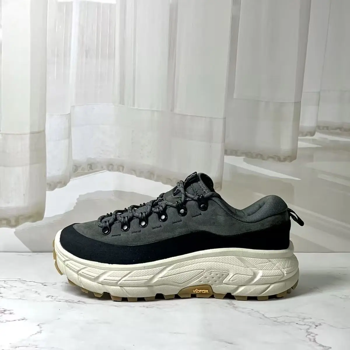 Scarpe da uomo di alta qualità Scarpe casual sportive Scarpe da corsa traspiranti Sneakers da uomo leggere e antiscivolo per esterni