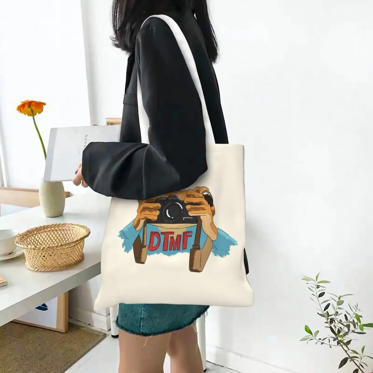 حقيبة يد نسائية من Bad Bunny Fan Art Tote حقيبة يد نسائية قابلة للطي حقيبة كتف للطلاب حقيبة تسوق قابلة لإعادة الاستخدام #2