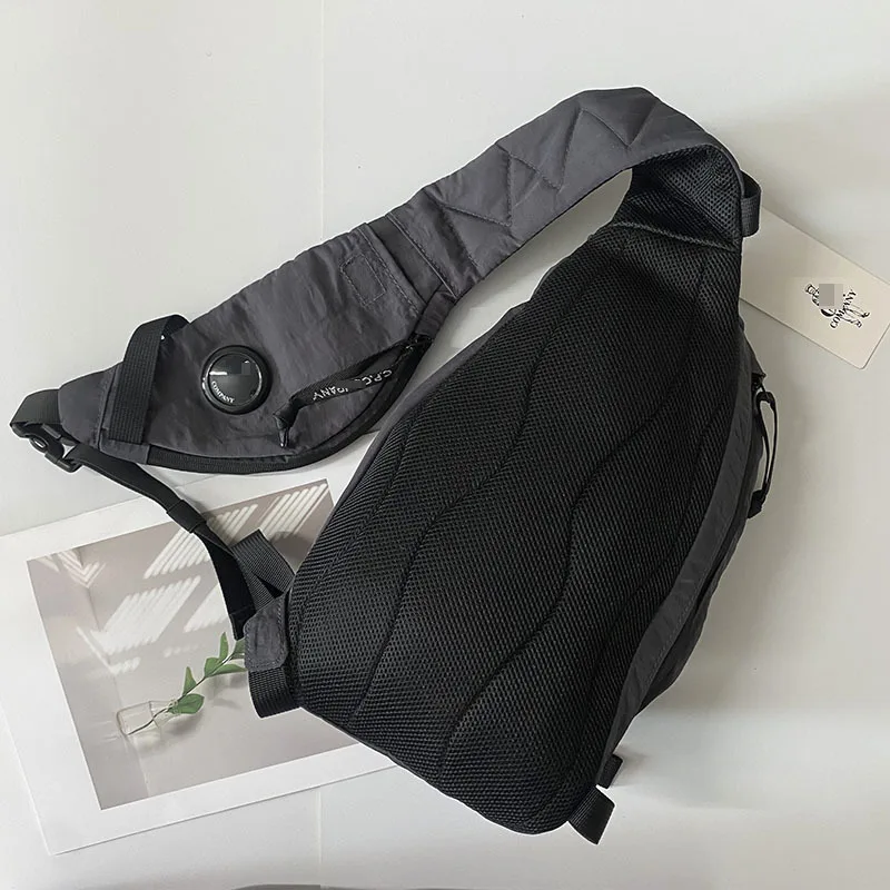 Outdoor-Sport-Brusttasche Nylon-Schultertasche Wasserdichte Kordelzug-Umhängetasche Brillentasche Vielseitig für Männer und Frauen – Detail 13