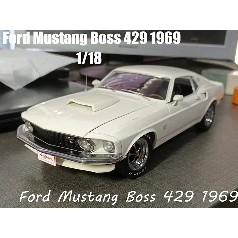 

Diecast Alloy 1/18 1969 Ford Mustang BOSS 429 Car Model White Adult Classic Collection Static Display Souvenir Gift Boy Toy