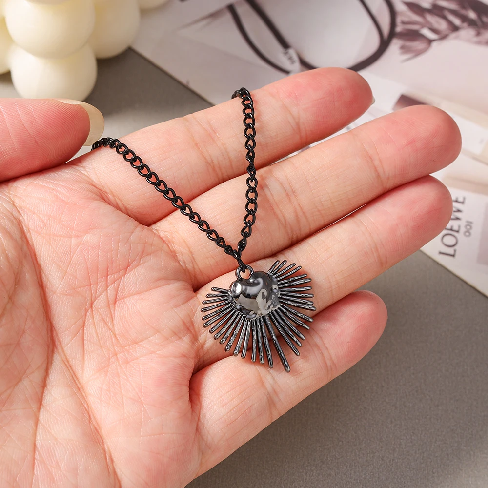 Aihua Hip-Hop Halskette mit Sonne-Mond-Stern-Anhänger in Gunmetal-Schwarz für Damen und Herren, Punk-Stil mit schwarzem Seilband, Y2K-Party-Schmuckgeschenke – Detail 15