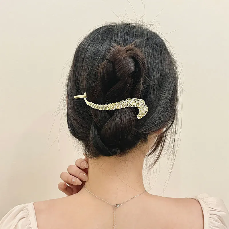 Fashion Luxury Rhinestone Hair Clip Frog Buckle Twisting Hairpin for Women Girls Makeup Washing Face Bangs Ponytail Bun Hairgrip