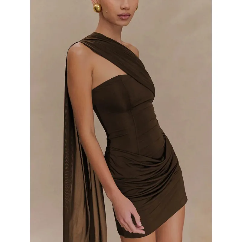 فستان قصير مثير بكتف واحد بدون ظهر للنساء، فستان نادي ضيق مكشوف الأكتاف بدون أكمام وظهر مكشوف