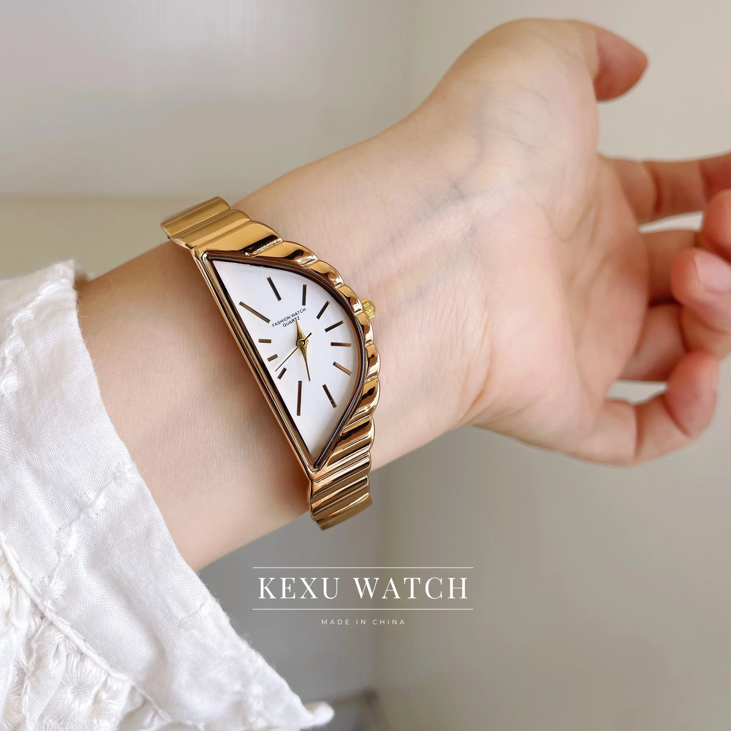 Vintage-Inspired Half Moon Shaped Women's Watch, Elegant Gold/Silver Bracelet Watch for Women, Half-Moon Shaped Ladies Watch
