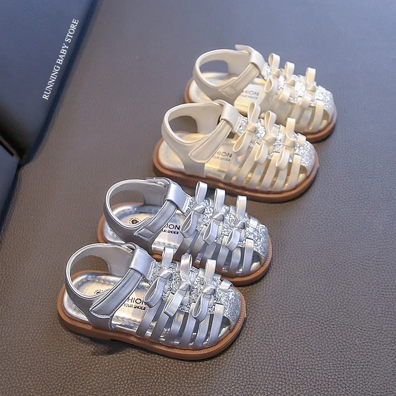 

Супер красивые блестящие сандалии для девочек, новые летние стильные туфли принцессы для девочек, нескользящая детская пляжная обувь на мягкой подошве