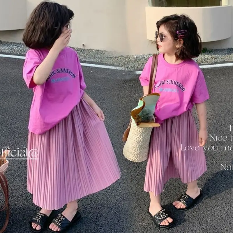 

Girls' Suit 2023 Summer New Baby Loose Short-Sleeved T-shirt Girls' Pleated Skirt Two-Piece Set