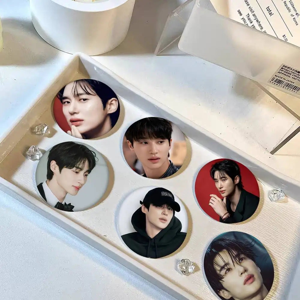 B-Byeon W-Woo-seok Korea Rundes Abzeichen Kreative Brosche Kleidung Rucksack Accessoires Anstecknadel