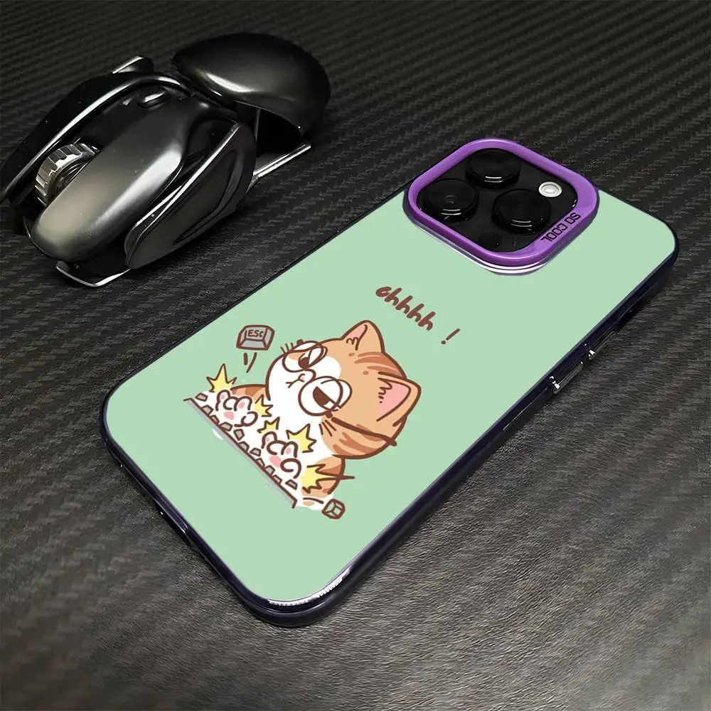 Daily Life of a Kitten Handyhülle für iPhone 16,15,14,13,12,11, Mini, Pro, MAX, lila, matt, stoßfest