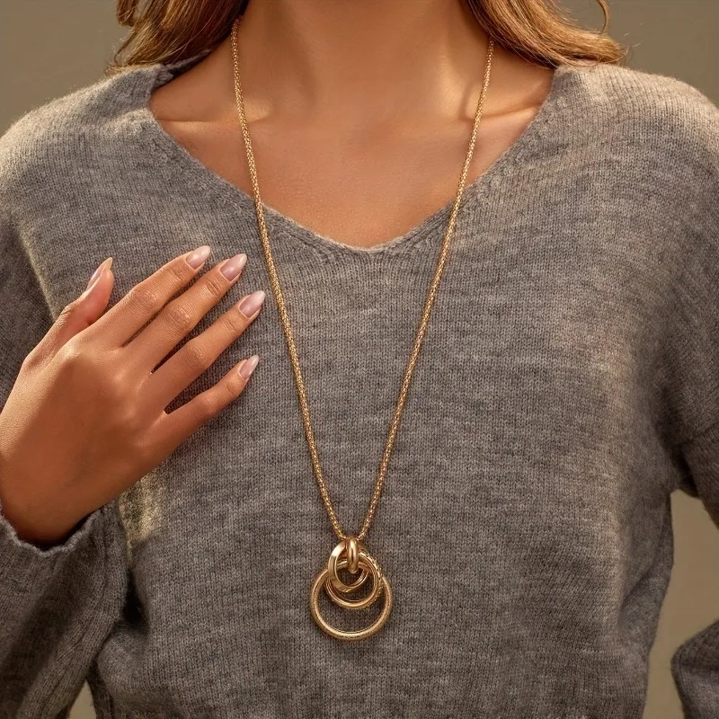 Elegant Retro Long Irregular Pendant Necklace, Suitable for Women To Wear At Banquets, Parties, Daily Activities and Commuting.