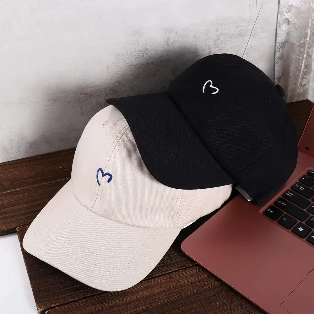 

Women Tide Cotton Couple Cap Girl Baseball Caps Men Baseball Caps Love Baseball Caps Heart Embroidery Caps Sun Hat Peaked Cap