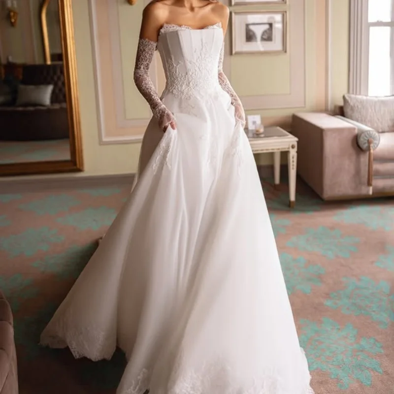 

Customized Shiny Simple ivory white Spaghetti crystal Appliques Wedding Dresses Bridal Gowns Made Dress
