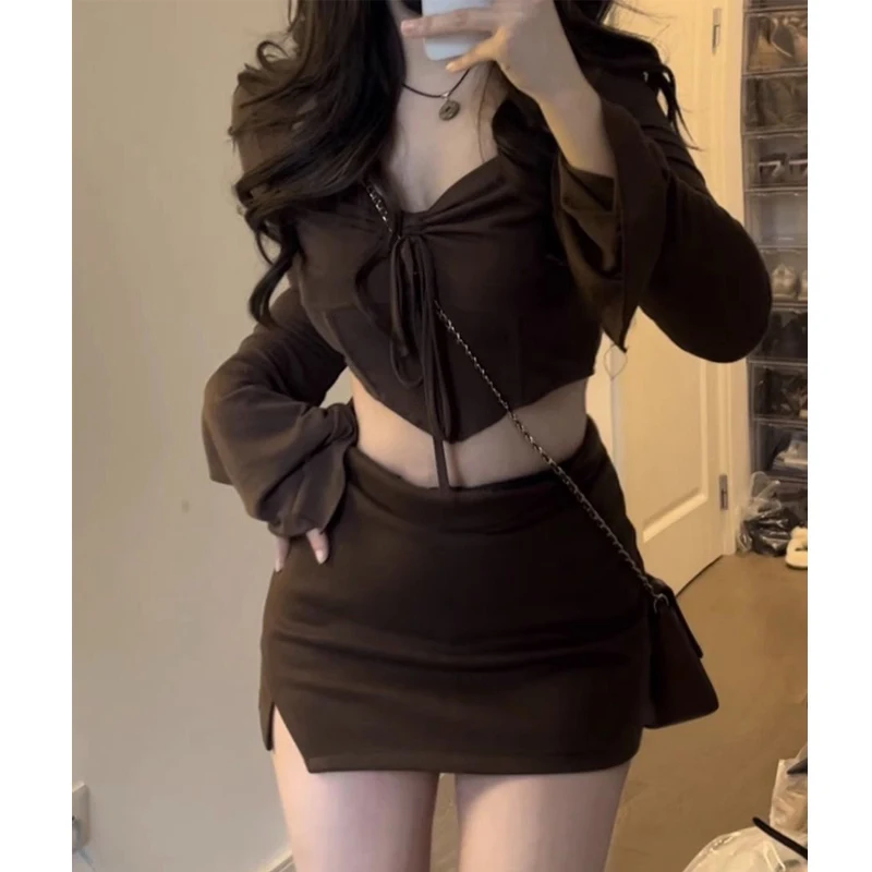 2-częściowe zestawy damskie Outfit Sexy Ruched Lace Up V Neck Long Sleeve Y2K Crop Tops Female Vintage Solid Bodycon Slit Club Mini Skirt