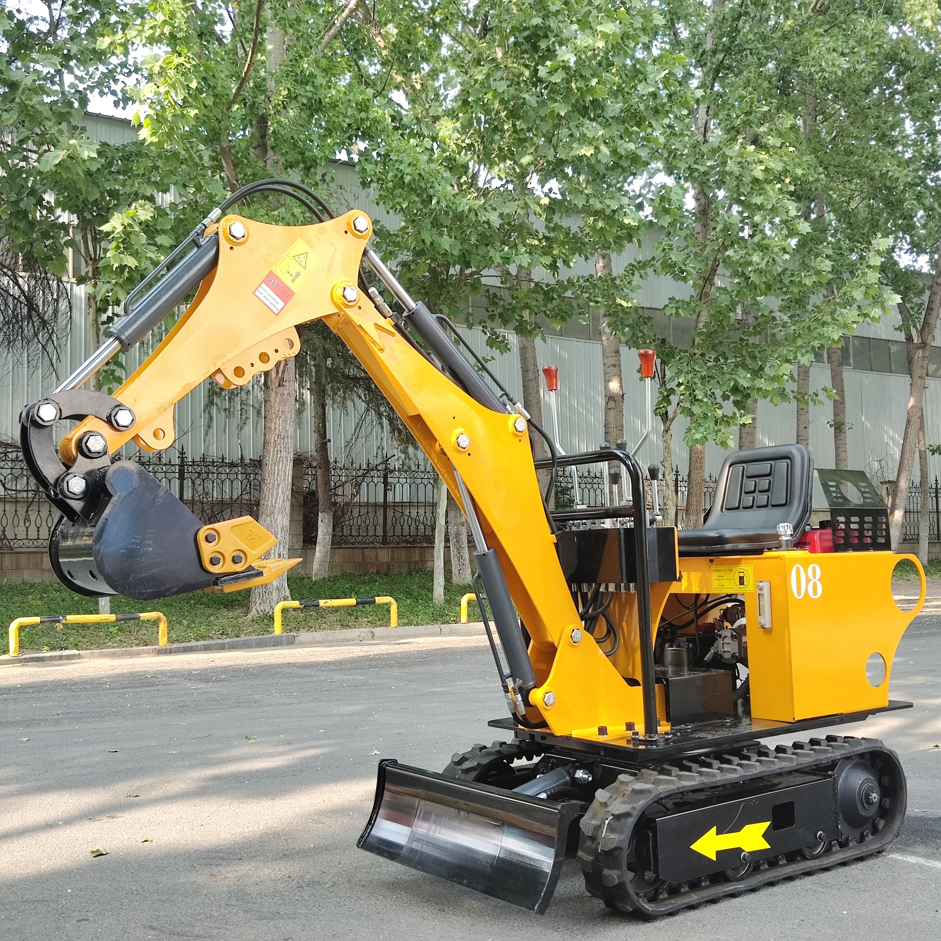 

Customized Cheap prices 0.8 ton China mini digger excavator With EURO V Engine for sale free shipping