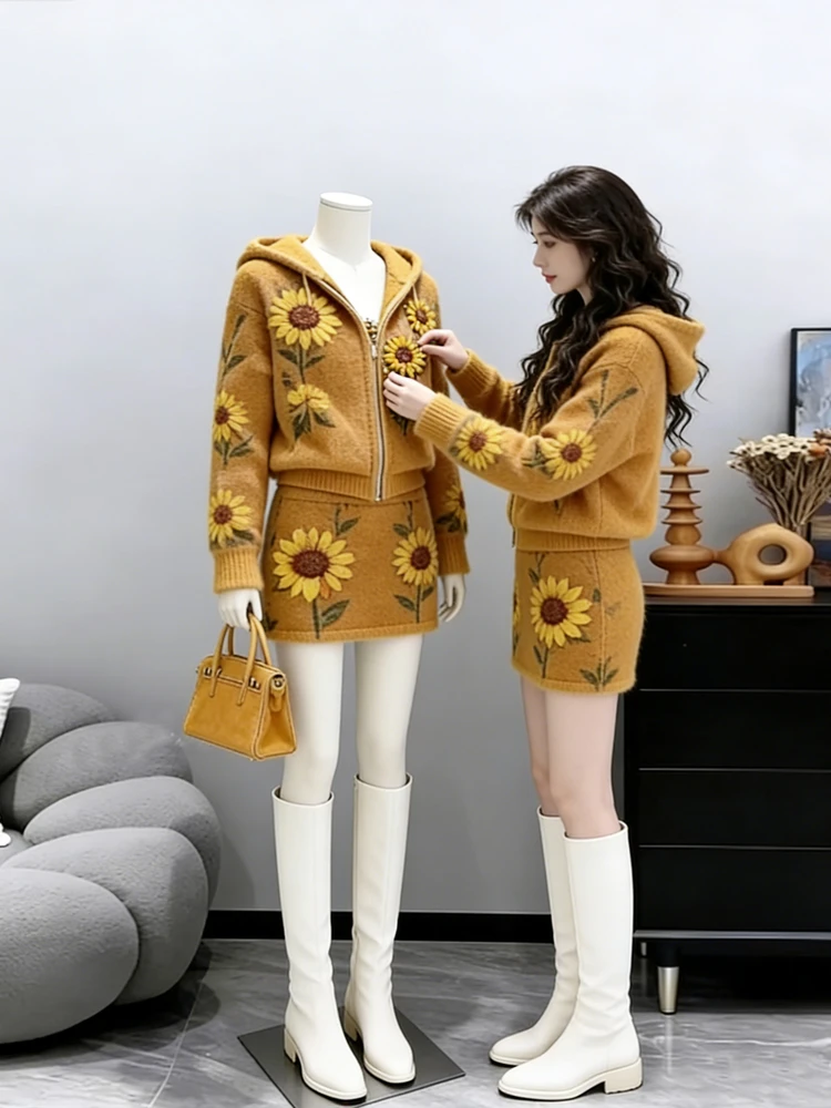 

Elegant Knitted Sunflower Outerwear Short Skirt Two-Piece Set Women's Luxury Autumn Winter Fashion Soft Floral Decorated Sweater
