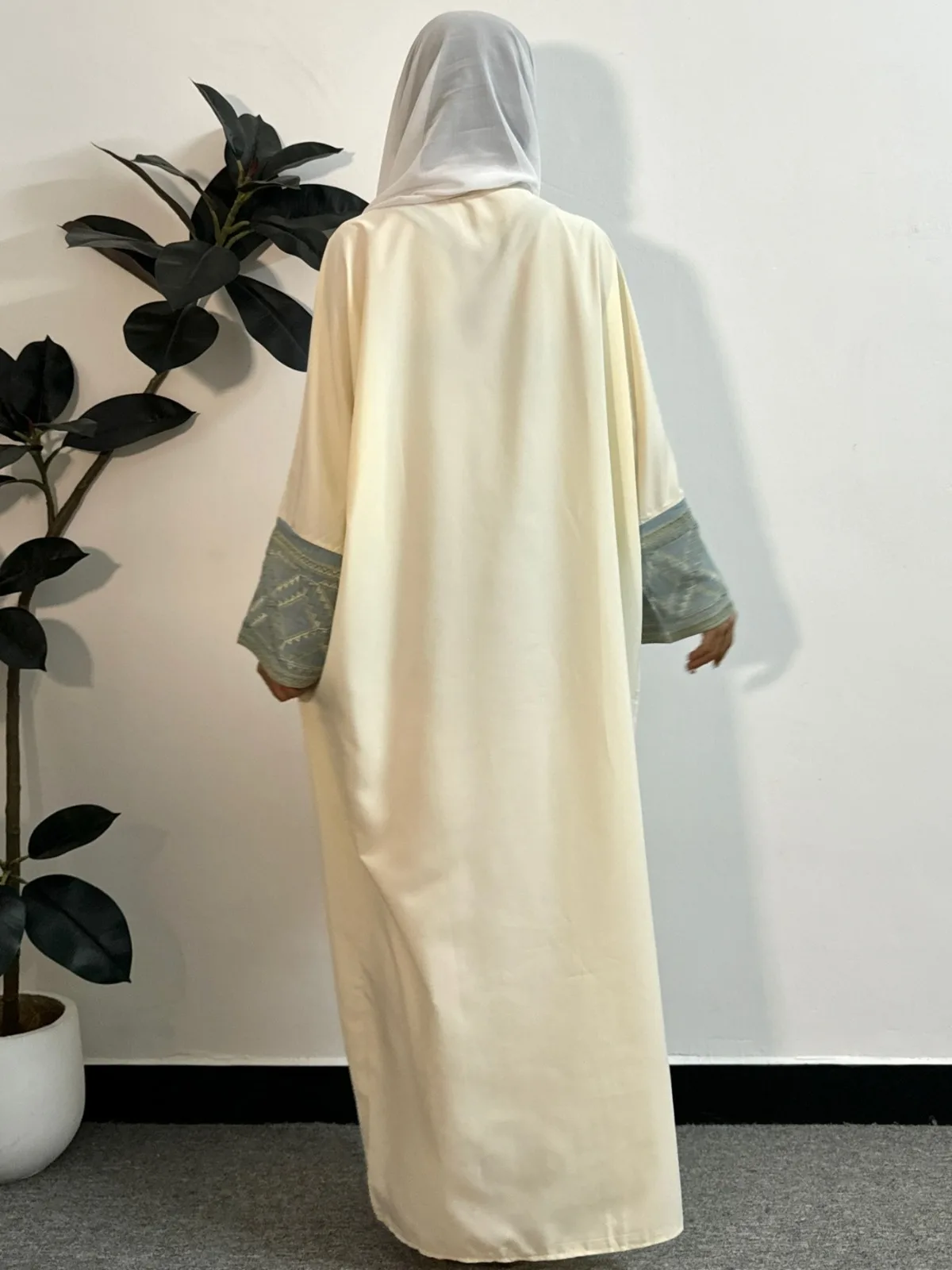 Embroidery Prayer Dress Muslim Kaftans Long Sleeve Loose Maxi Length Ramadan Dresses Islamic Clothing Women Abaya Muslim Jilbabs