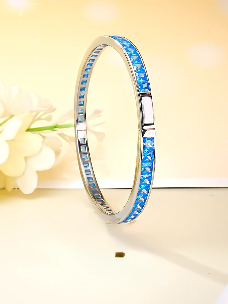 

Lightweight and versatile, minimalist 925 silver color treasure stacked bracelet with retro niche design fashionable oval