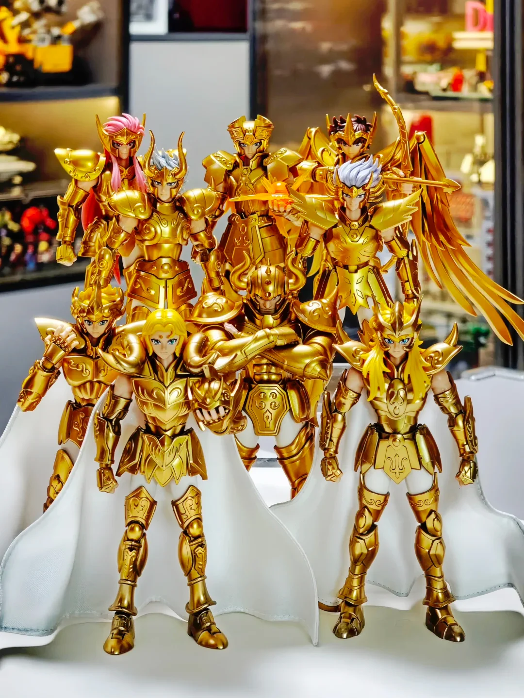 BLOKEES Genuine Saint Seiya Action Figure Milo Mu Aiolia Gold Zodiac Signs PVC Assemble Figure Amine Toy Collection Gift
