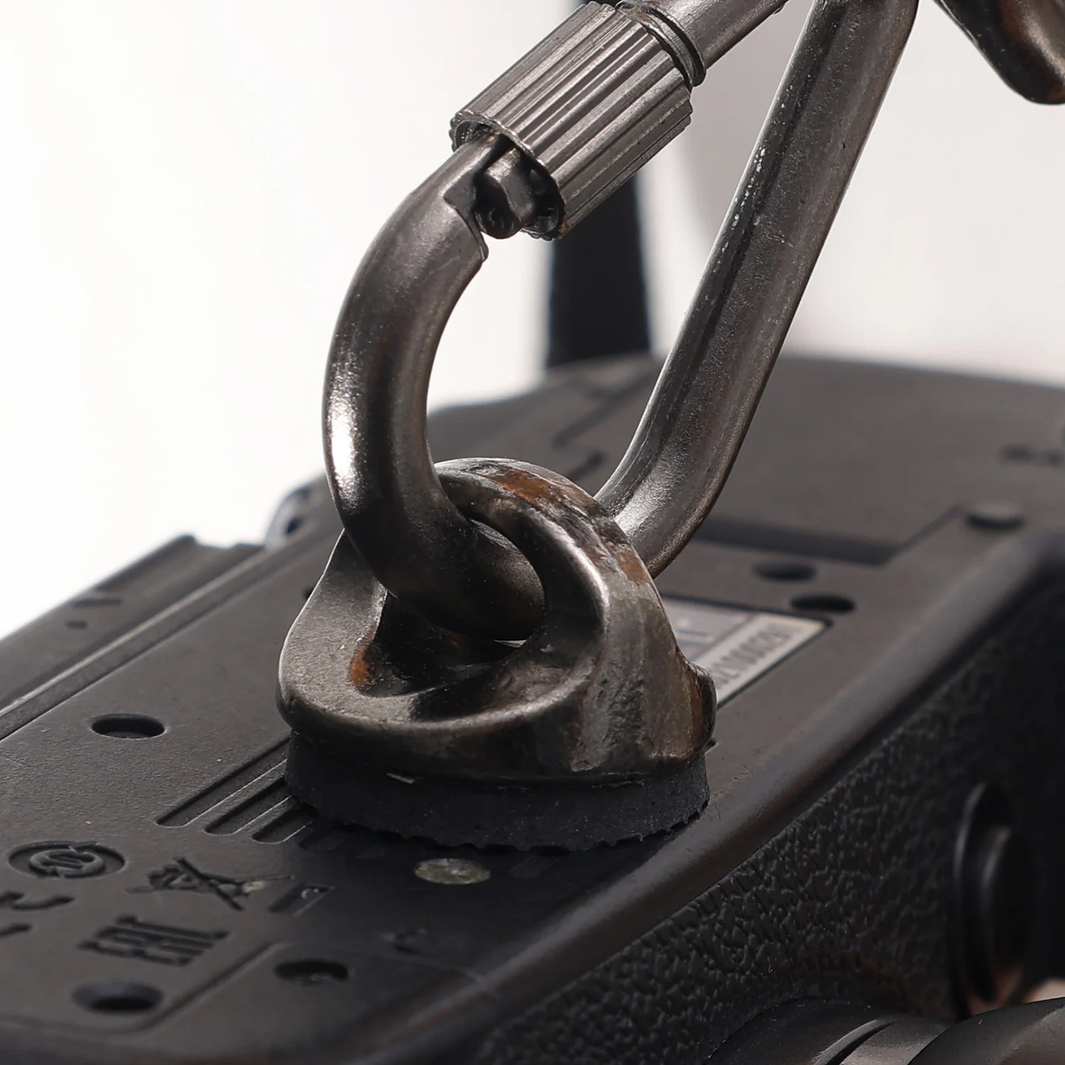 1/4" Camera Neck St…