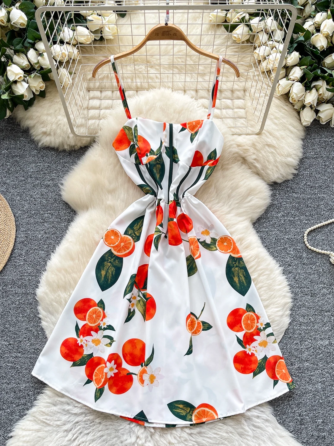 กระโปรงทรงเอลายดอกพิมพ์ลายสไตล์เรโทร สายเดี่ยว เอวสูง ทรงเข้ารูป สำหรับฤดูร้อน เหมาะสำหรับผู้หญิง ใส่ไปเที่ยวทะเลในวันหยุด แฟชั่นทันสมัย