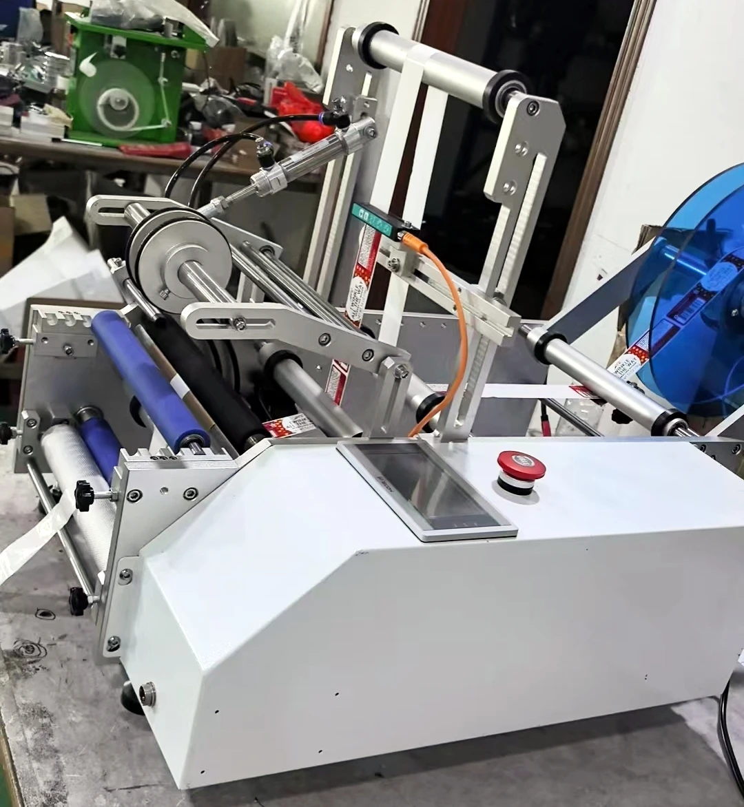 Semi Automatic Sticker Label Applicator Small Desktop Round Bottle Packaging Labeling Machine