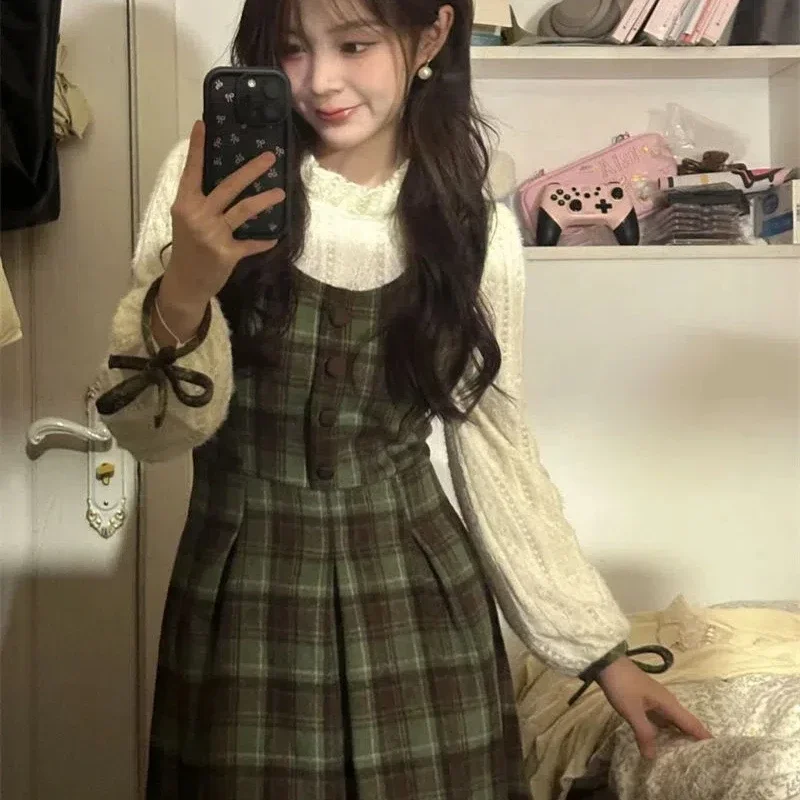 

Retro Fake Two Piece Long Sleeved Dress Female Sweet and College Style High-end Feeling Waist Cinching and Slimming A-line Skirt