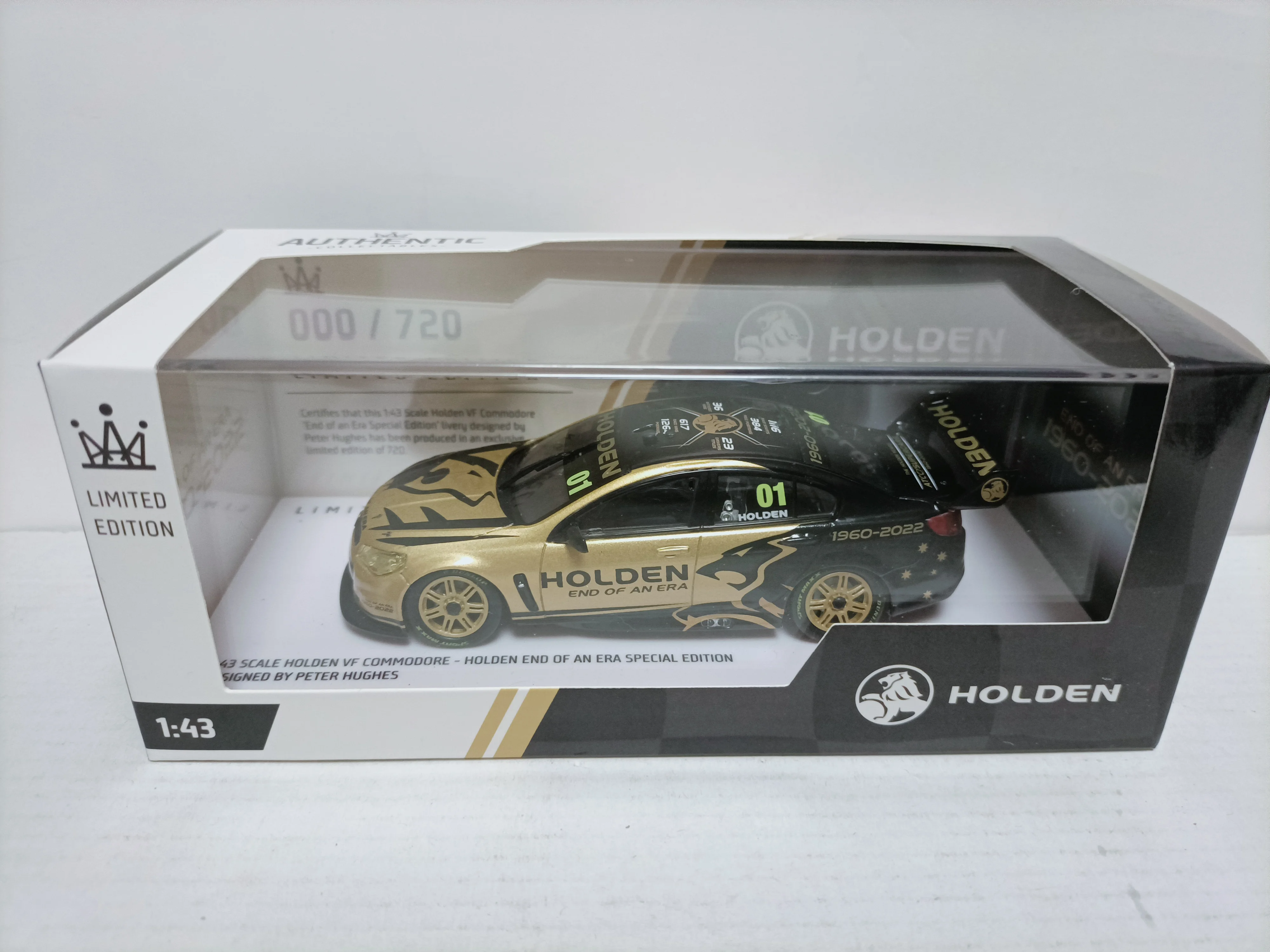 authentic-1-43-commodore-holden-special-edition-racing-model-holden-vf-end-of-an-era
