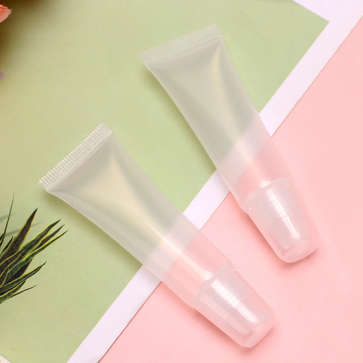 50 قطعة 10 مللي أنابيب بلسم الشفاه القابلة لإعادة الملء قابلة لإعادة الاستخدام حجم السفر حاويات بلاستيكية قابلة للعصر لتخزين عينة مرطب كريم الشفاه