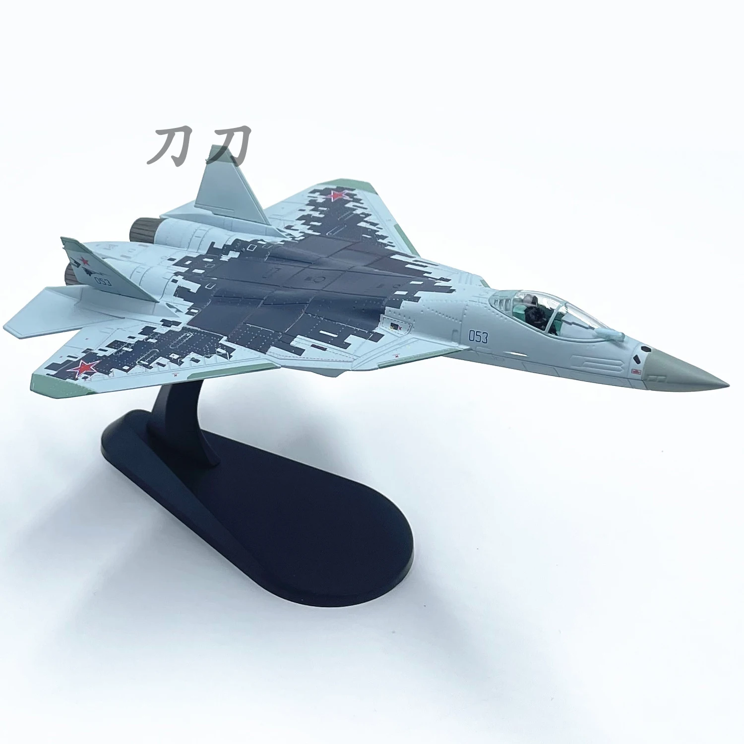 

1: 100 Su SU57 Fifth-generation fighter stealth Model aircraft alloy simulation product WLTK