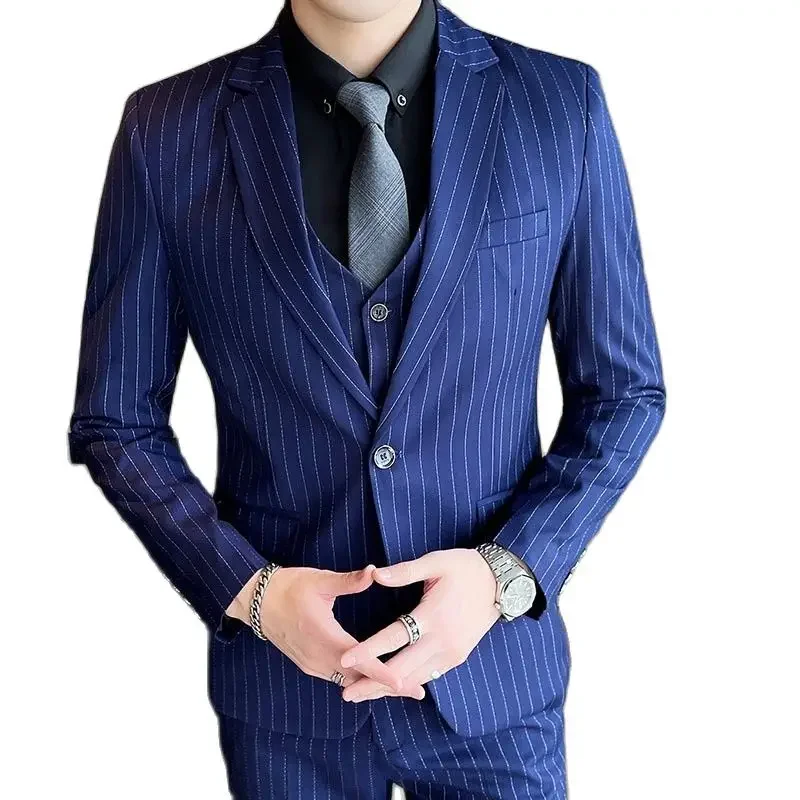 

Slim Fit Pinstripe Men's Suits With Notch Lapel Custom Italian Style Formal Business Suit 3 Piece Groom Tuxedo For Wedding