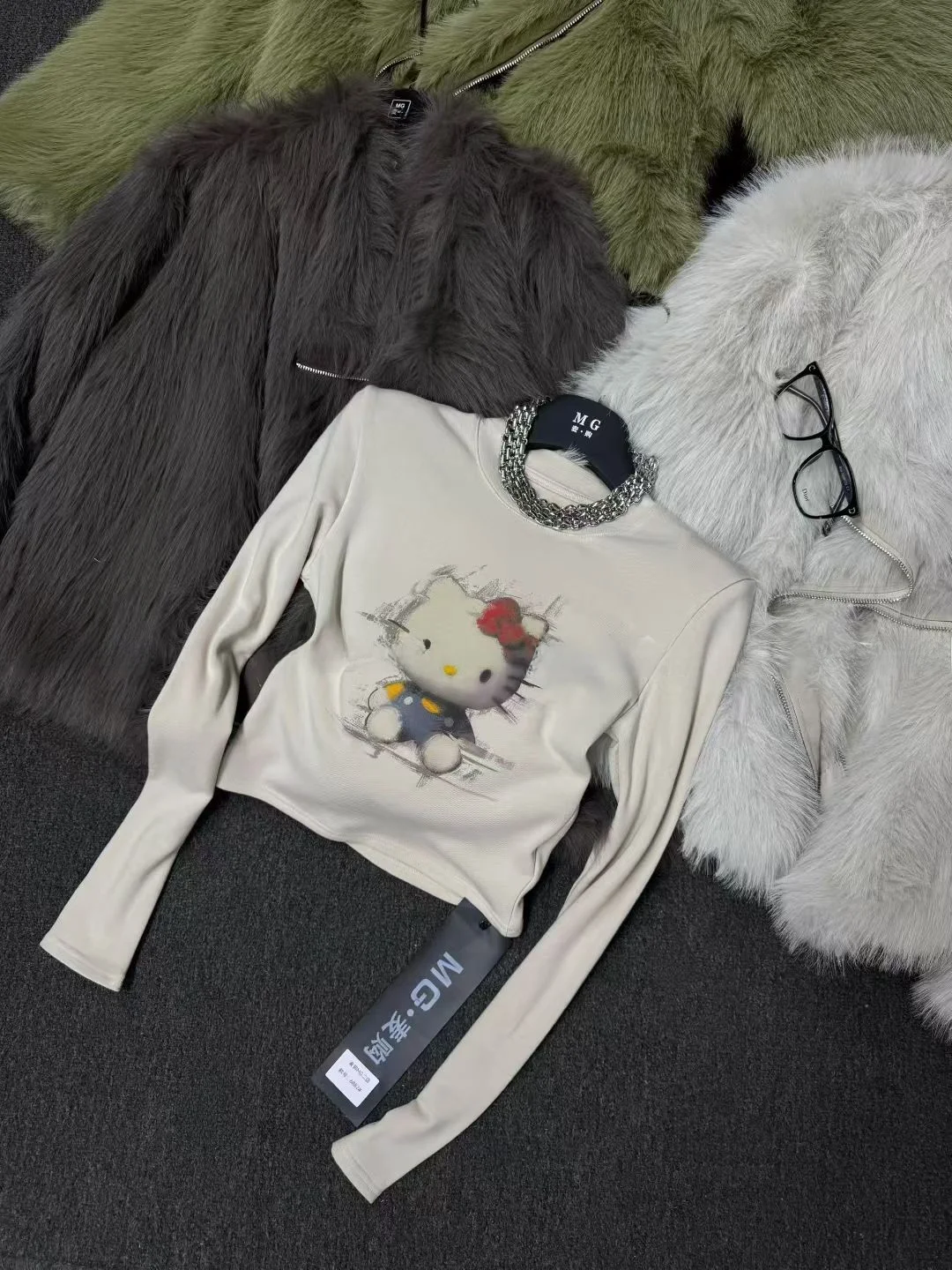 تي شيرت Sweet Cool KT مطبوع عليه رسوم كرتونية Fce طويل Sve تي شيرت مبطن للكتف من القطن المريح للنساء