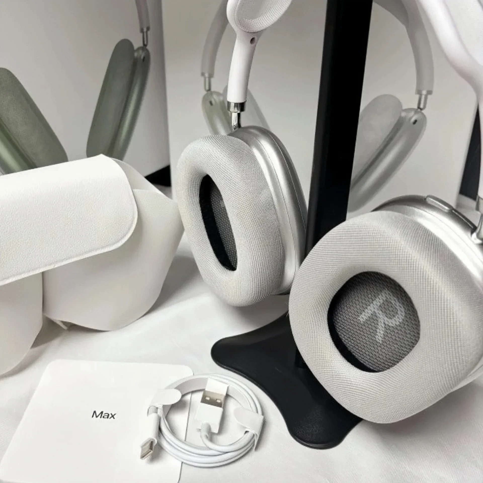 

Suitable for Apple Android Head mounted Max Wireless Noise cancelling Bluetooth Earphones P9max Magnetic Mesh Cloth