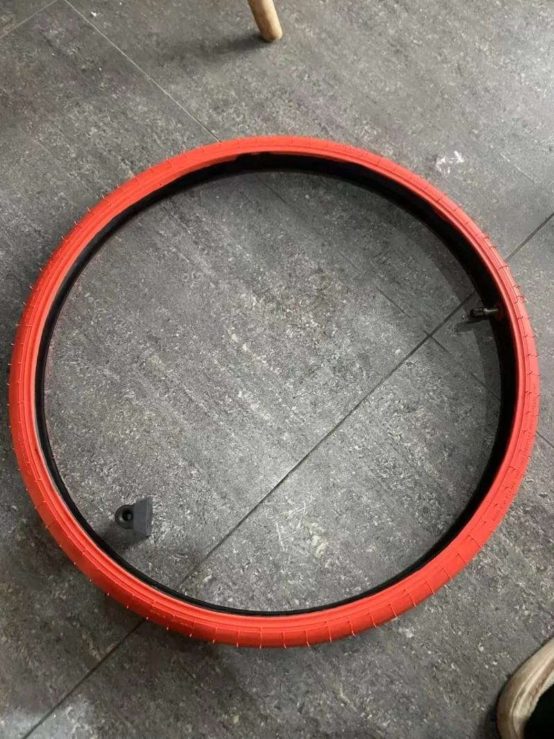 Small red tire, competitive inner tube for off-road motorcycles, vacuum inner tube