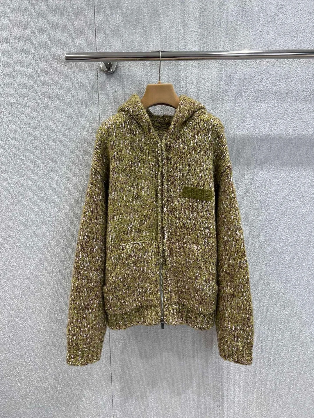 Damski kardigan retro z dzianiny w płatki śniegu, oversize, z kapturem, zapinany na zamek, wygodny, z włóczki, beżowy, sweter-płaszcz w stylu casual.