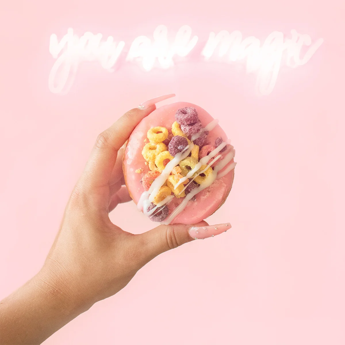 

600Pcs Nails Full Cover Water Drop Shape Artificial Nail Tips Safe Odorless False Nails for DIY Wedding Party Prom