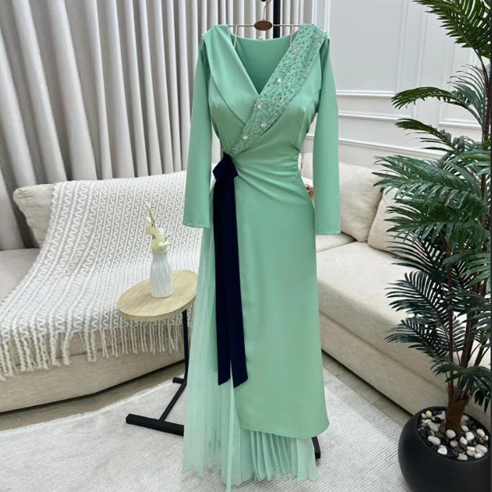 فساتين لحضور الحفلات الموسيقية بطول الكاحل بطيات مخصصة 2025 رقبة على شكل V وأكمام طويلة على شكل حرف A فستان رسمي للحفلات المسائية مع شريط