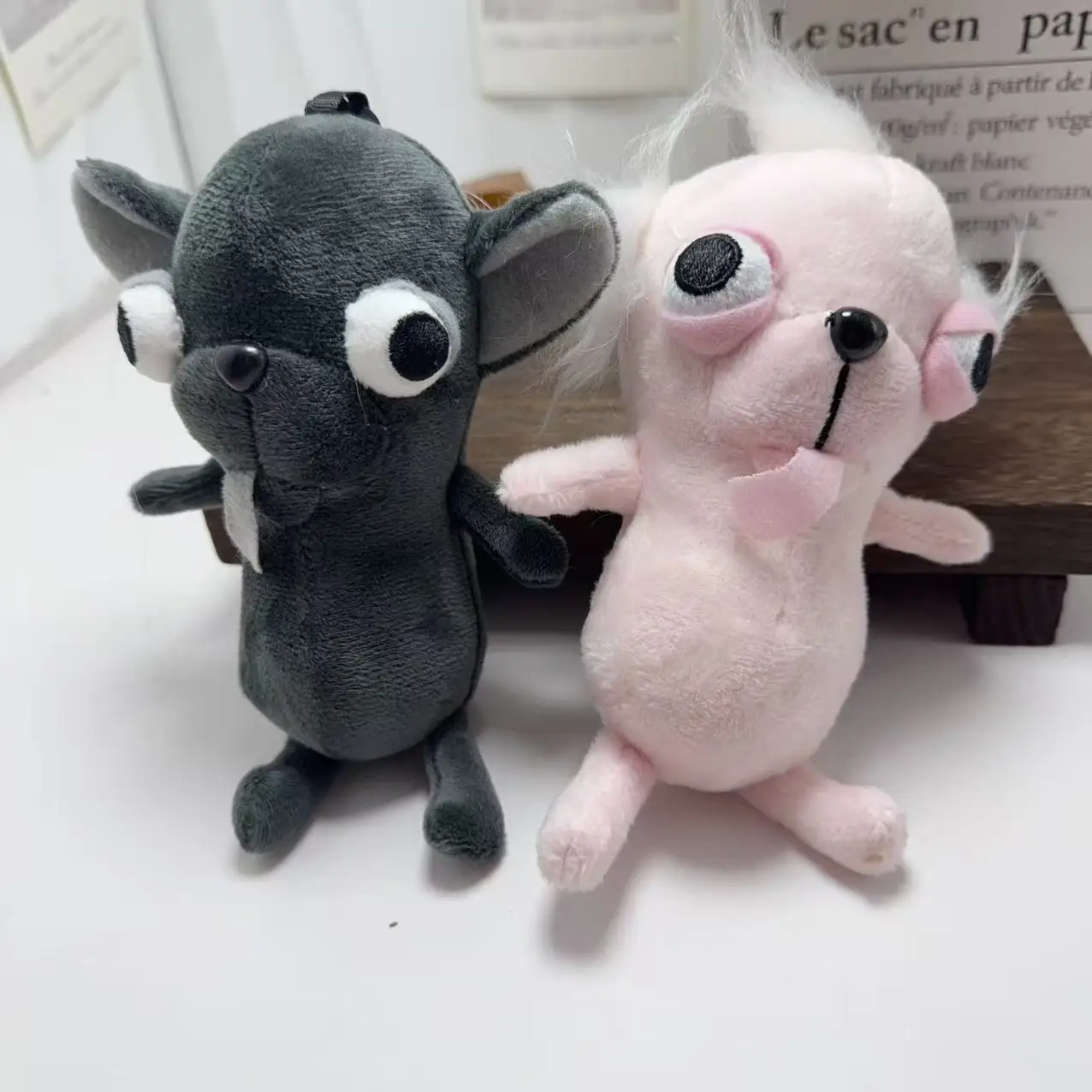 Grappige Chihuahua knuffel sleutelhanger puppy huisdier gevulde Chihuahua pop raar schattig realistisch pluche Chihuahua partij verjaardagscadeau