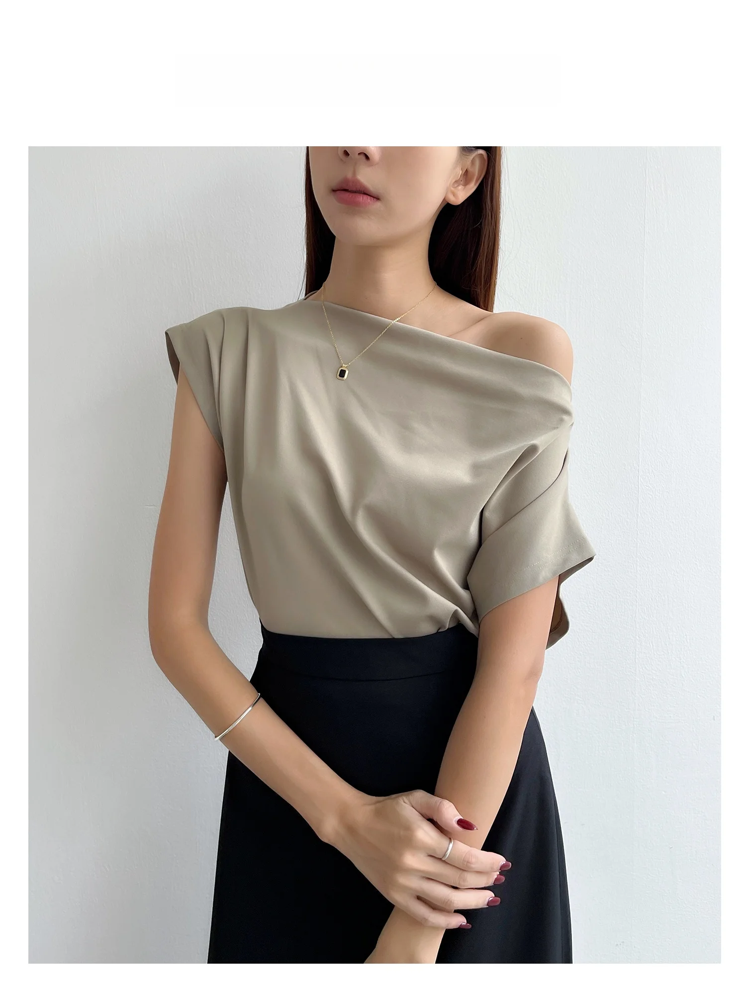 

Футболка JANE с одним открытым плечом, свободного кроя, с драпировкой, повседневная, комфортная, из мягкой ткани