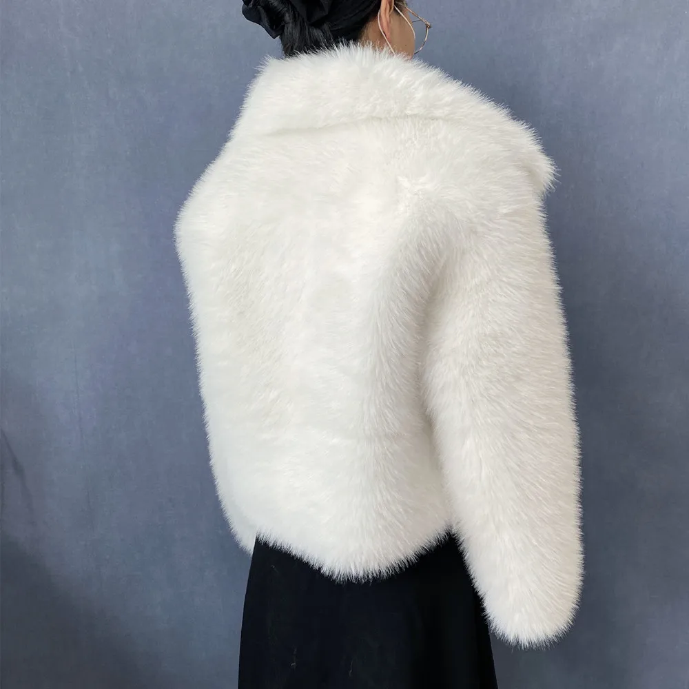 Women's Plus Size Winter Fur Coat Fox Large Lapel Loose Short Top Elegant Warmth for Cold Weather