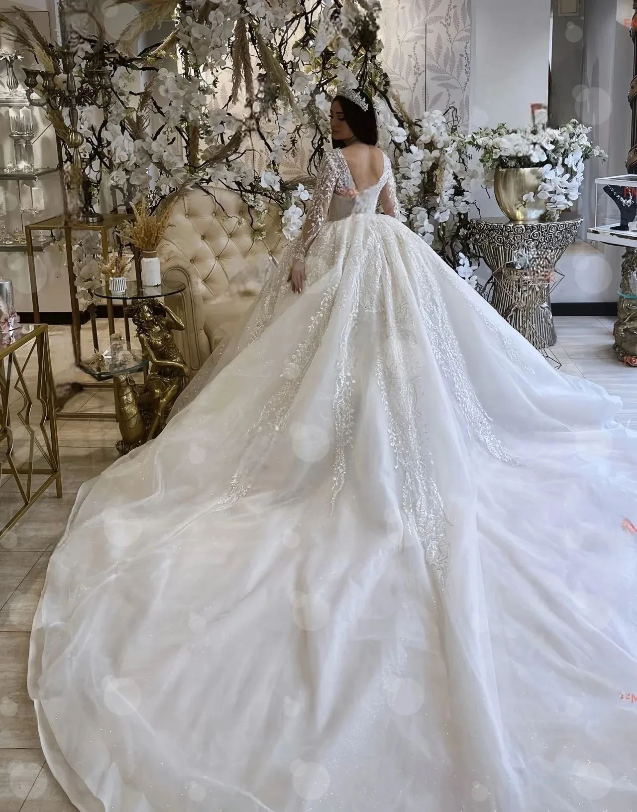 맞춤형 여성 레이스 데칼 웨딩 드레스 긴 소매와 큰 치마 결혼식 춤 및 기타 장소에 적합